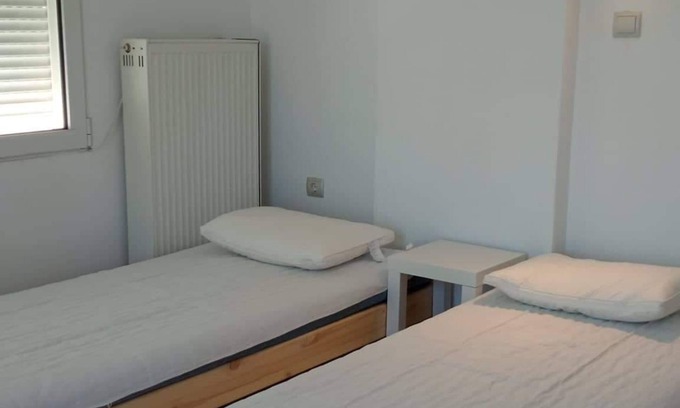 Spata-Artemida House | Cozy Retreat Near the Beach with Family-Friendly Amenities