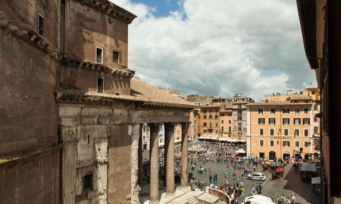Rome City Centre Apartment | Experience Pantheon Views with Spa and Breakfast Included