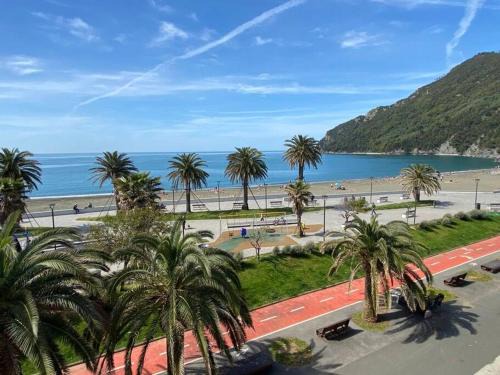 Riva Trigoso Apartment | Oceanfront Escape: Guest Rated 9.7 with Sea Views
