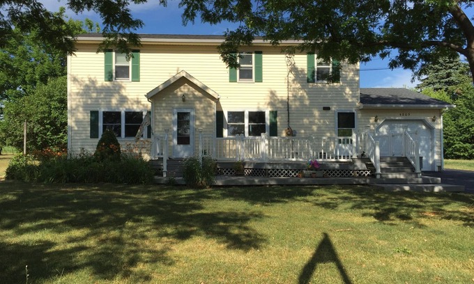 Town of Varick House | Discover a Delightful Retreat on Seneca Lake with Spa & Pool
