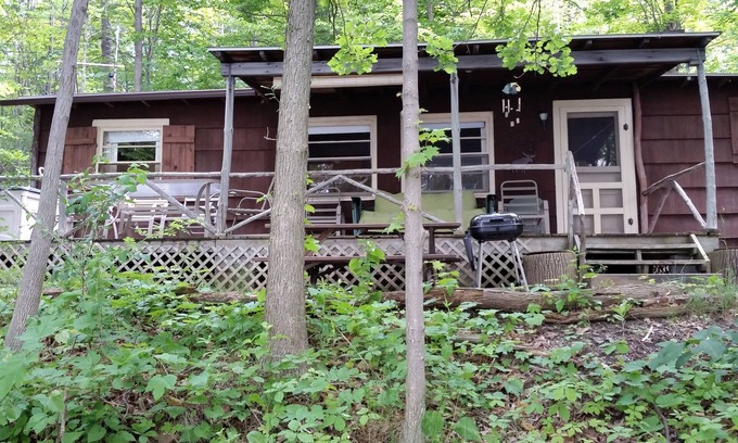 Skaneateles Cottage | Idyllic Rustic Cottage with Lake Views and Pet-Friendly Amenities
