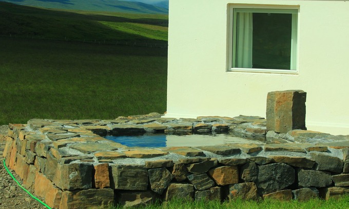 Varmahlid House | Cozy Retreat with Private Hot Tub and Breathtaking Views