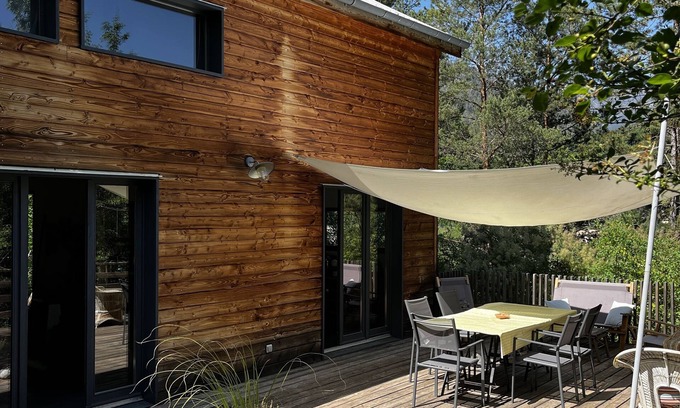La Roque-en-Provence House | Cozy Wooden House by the River Near Nice - Pet Friendly