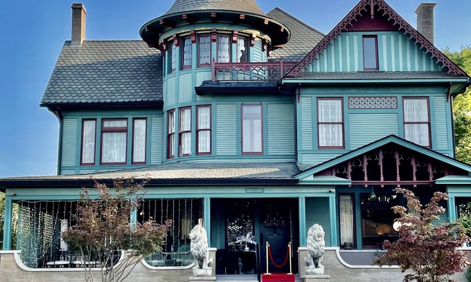 Shelbyville House | Experience a Woodworking Masterpiece with Ocean Views