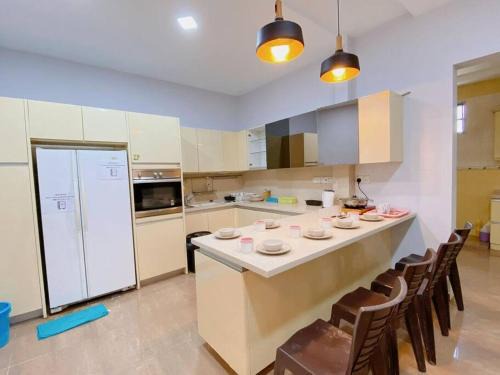 Taman Johor Jaya House | Experience A09 Homestay in Dedap Johor Jaya - Pet Friendly Stay