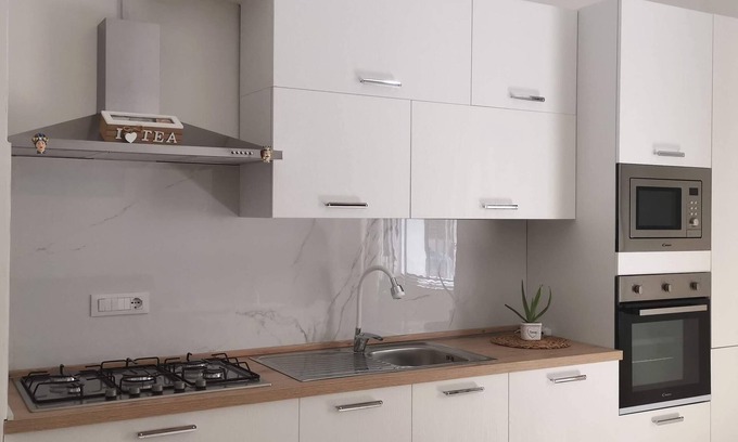 Partanna Apartment | Ideally Located Near Mondello Palermo Beach with Amenities