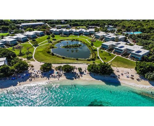 Cabes Point Apartment | A18 - Crystal Cove Sapphire Beach West