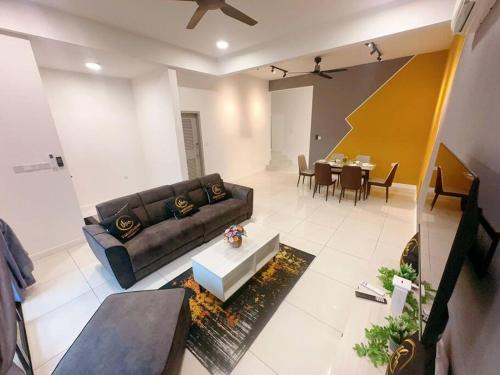 Tebrau House | Cozy A18 Tebing Dato Onn 39: Pet & Child Friendly Stay