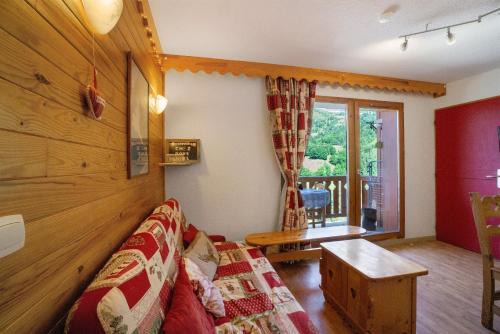 Saint-Francois-Longchamp Apartment | Cozy A2 302 Apartment at the Foot of the Slopes