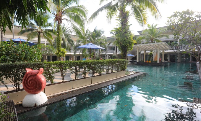 Phuket Resort | Relax at A2 Pool Resort: Family-Friendly Getaway