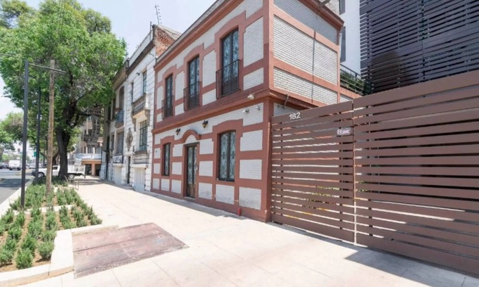 Reforma Apartment | Cozy One Bedroom Apartment with Kitchen & Pet-Friendly Access