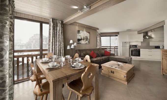 Val-Thorens Apartment | Experience A21 Roc de Péclet: Rated 9/10 with Pool & Breakfast