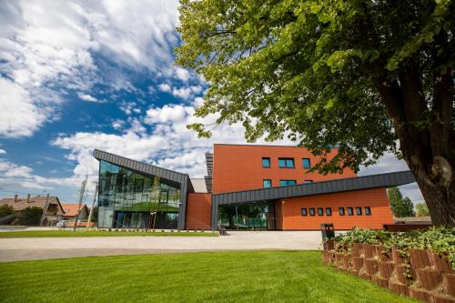 Gyal Hotel | Guest Rated A22 Hotel Gyál: Family-Friendly Amenities Await