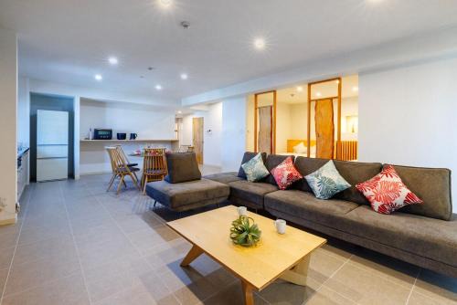 Maeganeku House | A3 Maximum 8 people OK! Perfect for families and groups! Free parking for up to 2 cars! Walking distance to the beach & many restaurants A3コーディアルステイ