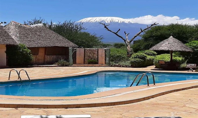 Amboseli Hotel | Discover AA Lodge Amboseli: 5-Star Spa Retreat Awaits