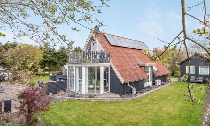 Vinderup House | Oceanfront Relaxation at Aaafke - Steps from the Inlet