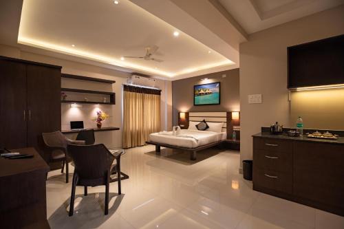Vijayanagar Hotel | Experience Comfort at Aadya Elite with Breakfast Included