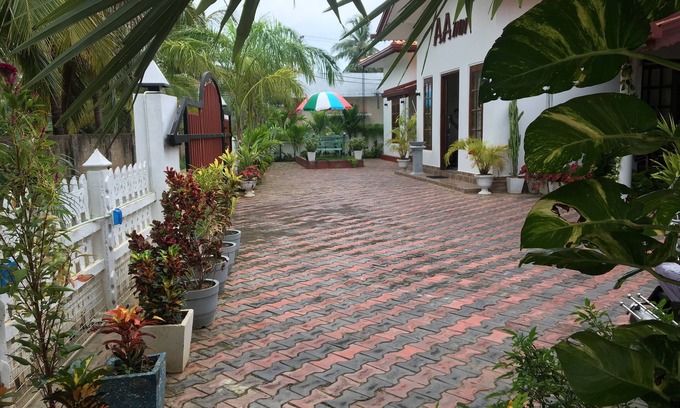 Trincomalee Hotel | Budget-Friendly Aainn Guest with Family Amenities
