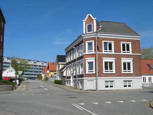 Norresundby Bed & Breakfast | Discover Aalborg City Rooms: Family-Friendly Stay Awaits