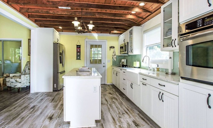 Saint James City House | Discover Aaliyah's and Amina's Tropical Retreat on Pine Island
