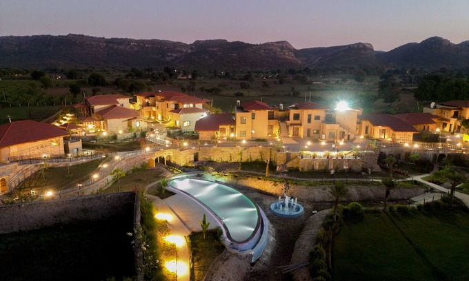 Sawai Madhopur Hotel | Explore Aamaghati Wildlife Resort with Spa & Pool Access