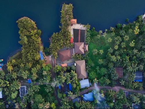 Chavara Villa | Experience Family Comfort at Aamees Paradise Hotel