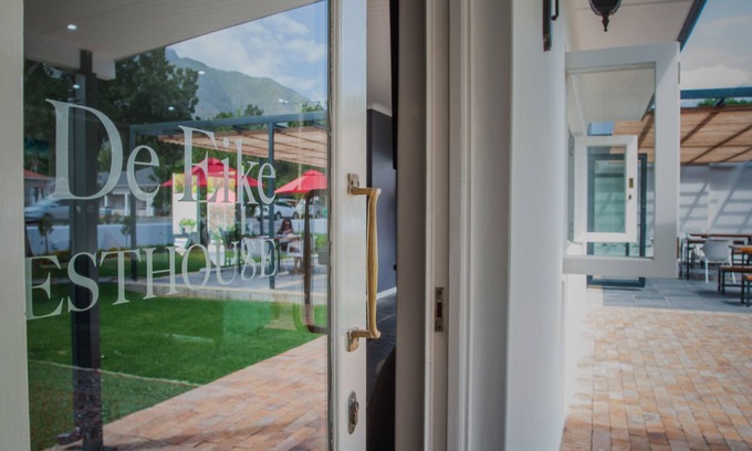 Swellendam House | Exceptional Aan de Eike Guest House with Pool & Dining