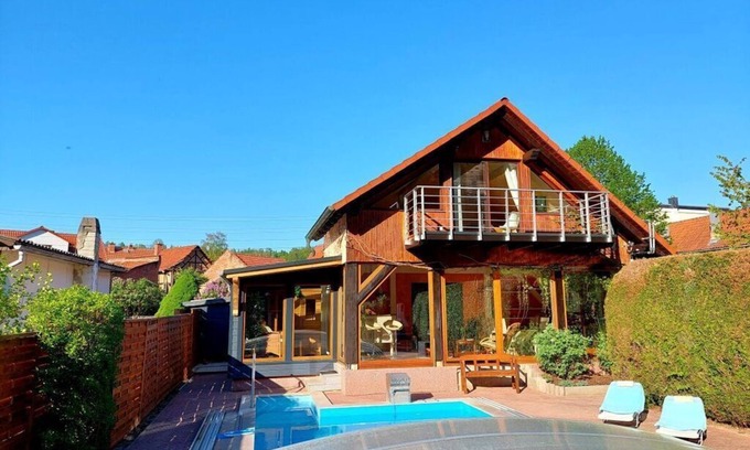 Ebenshausen House | Relax by the River: aan de oever van de Werra Awaits