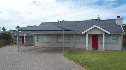 Still Bay Apartment | Guest Rated Aandblom 5: Family-Friendly Retreat Awaits