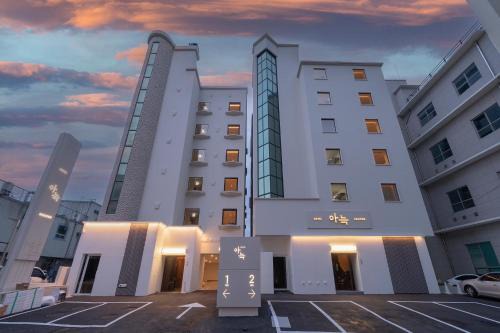 Bongmyeong-dong Hotel | Discover Aank Hotel Daejeon with Family-Friendly Amenities