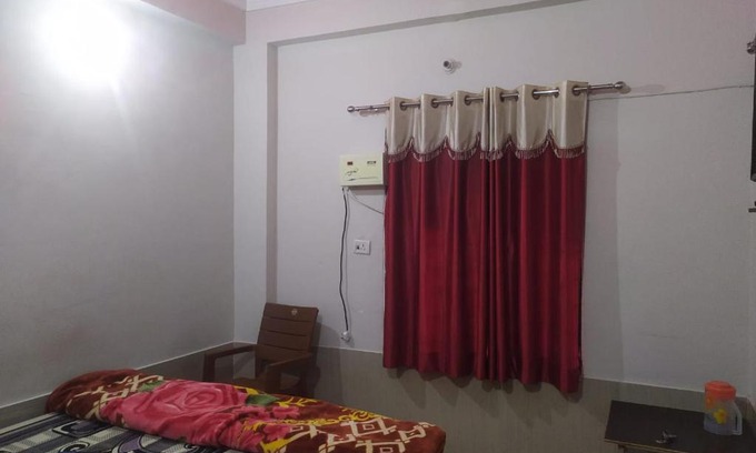 Raebareli Hotel | Budget-Friendly Stay at Aashram Ashok Vatika by WB Inn