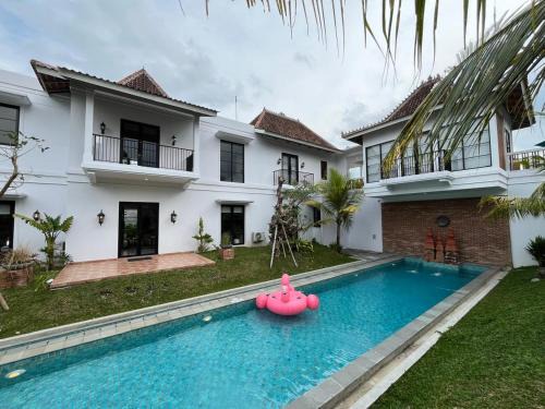 Ngaglik Villa | Serene Aasharaya Villa with Pool & Family-Friendly Amenities