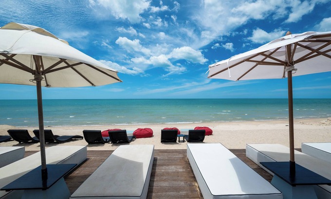 Khanom Hotel | Relax at Aava Resort And Spa: Ocean Views & Cozy Amenities