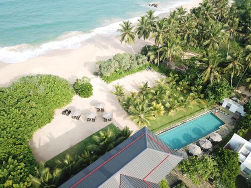 Balapitiya Hotel | Experience Calamansi Cove Villas: Oceanfront Bliss Awaits
