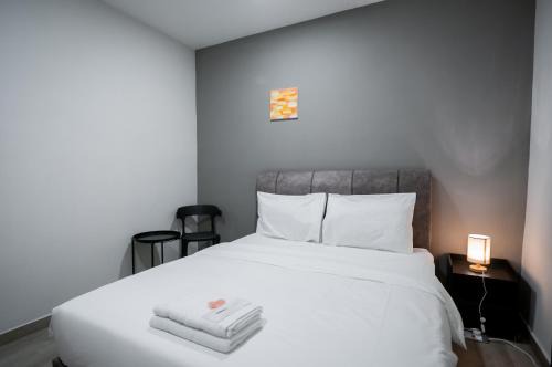 Downtown George Town Hostel | Budget-Friendly Aayu Muntri with Kitchen Amenities, Rated 9.7