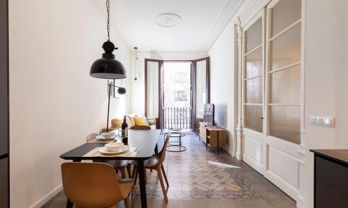 Sant Antoni Apartment | Ideal AB Centric Universitat: Family-Friendly Comfort Awaits