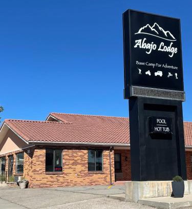 Monticello Hotel | Welcoming Abajo Lodge: Family-Friendly & Pet Accessible