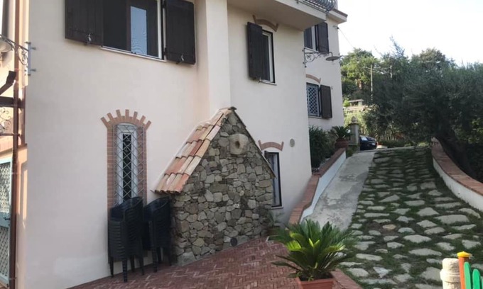 Tripi Bed & Breakfast | Family-Friendly Escape at ABAKAINON COUNTRY B & B