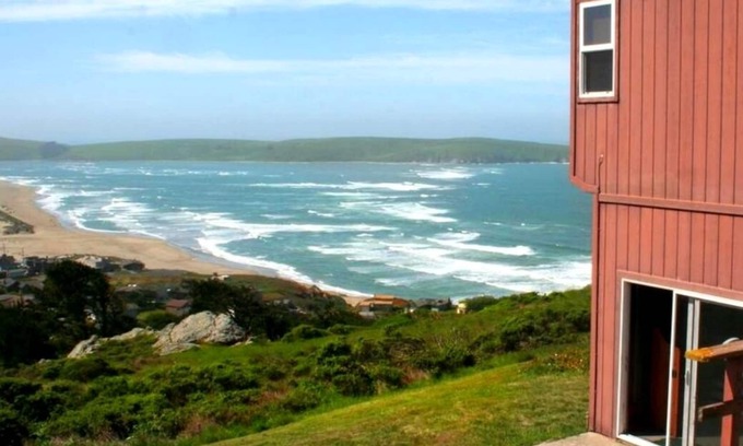 Dillon Beach House | Abalone Alcove: Beachfront Retreat with Game Room & Hot Tub