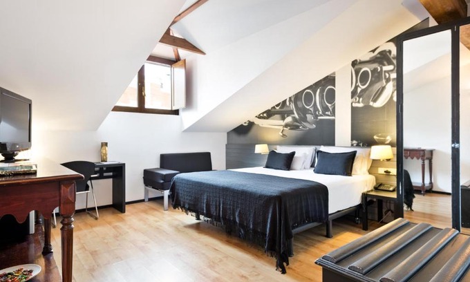 Ensanche Hotel | Pet-Friendly Abba Jazz Hotel Vitoria with Breakfast Included