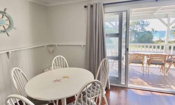 Abbey House | Abbey Beachviews: Oceanfront Retreat with Free WiFi