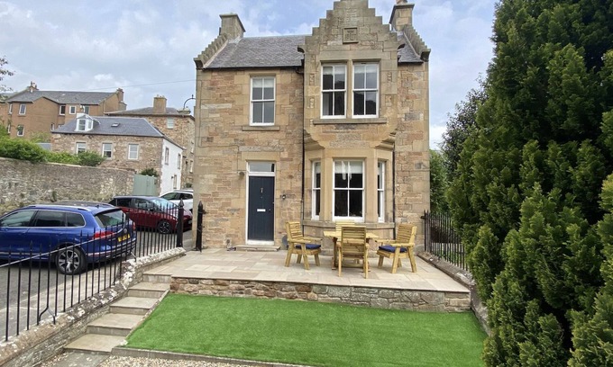 Jedburgh House | Abbey House: Historic Charm with Breathtaking Abbey Views