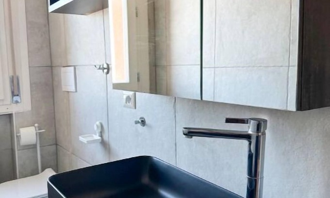 Crocetta-San Lazzaro-Modena Est Apartment | Abbot Modenese Suite: Pet-Friendly Retreat with Spa Access
