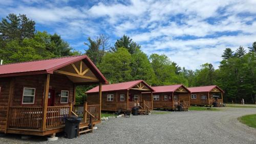 Abbot Cabin | Pet-Friendly Abbot Trailside Lodging with High Ratings