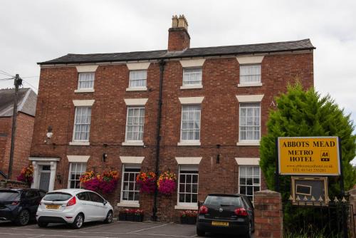 Shrewsbury Hotel | Discover Abbots Mead Hotel: Pet-Friendly Retreat Awaits