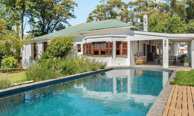 Malmesbury House | Idyllic Abbotts Hill with Pool & Oceanfront Views