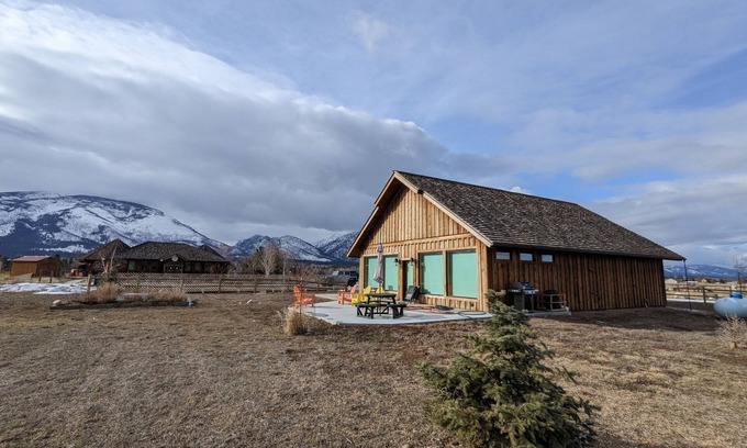 Grantsdale Cabin | Experience Adventure at ABC Acres' Range View Cabin