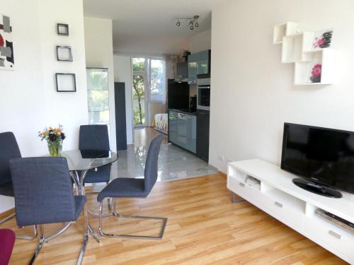 Meersburg Apartment | Guest Rated: ABC Ferienwohnungen Atelierwohnung F Awaits