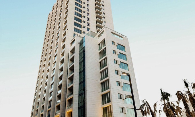 Al Abdali Apartment | Relax at Abdali Views Apartments with Pool and Ocean View