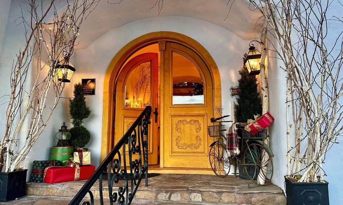 Leavenworth Bed & Breakfast | Indulge at Abendblume - Adults Only, Spa & Breakfast Included
